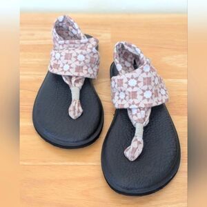 Sanuk Yoga Sling Sandals Tan Sun Print Size 7 Yoga Beach Resortwear